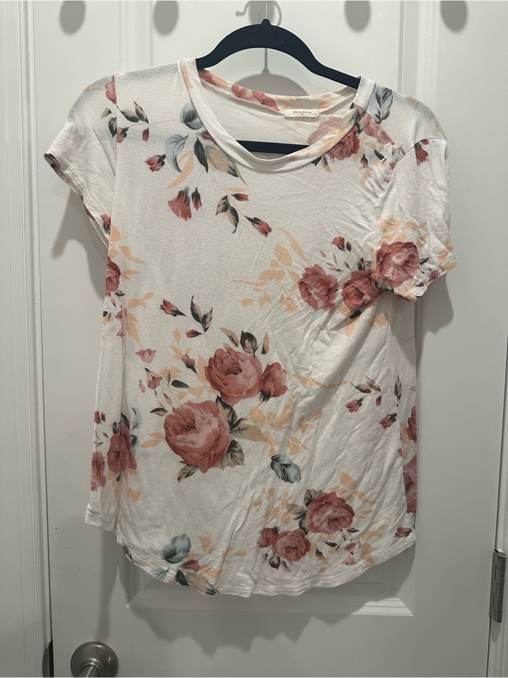 12 Pm By Mon Ami White Short Sleeve Top with Pink Floral Print